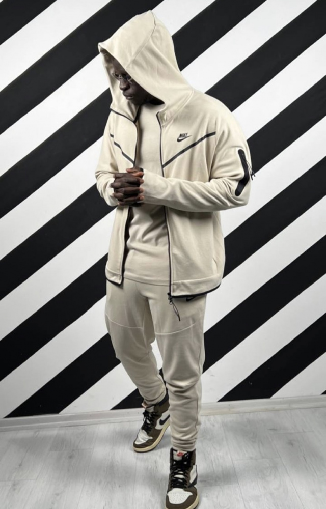 СПОРТИВНЫЙ КОСТЮМ NIKE (2)