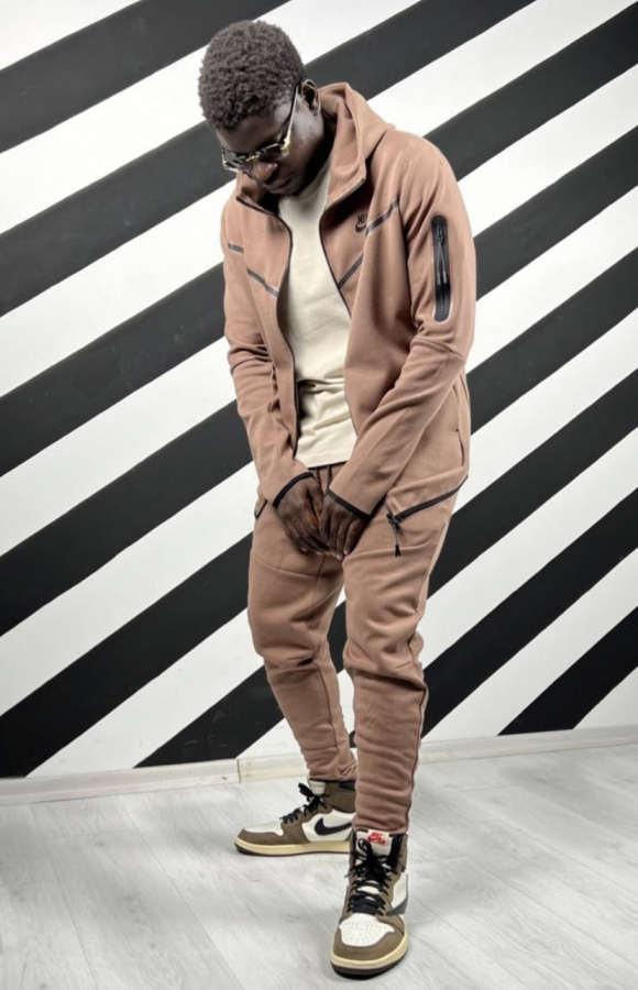 СПОРТИВНЫЙ КОСТЮМ NIKE (1)